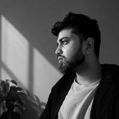Portrait of Vivek Satloniya